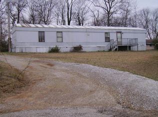 221 Empire Ave, Baxter, TN 38544