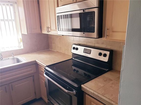 5th image of 4820 NE 23rd Ave #B-207