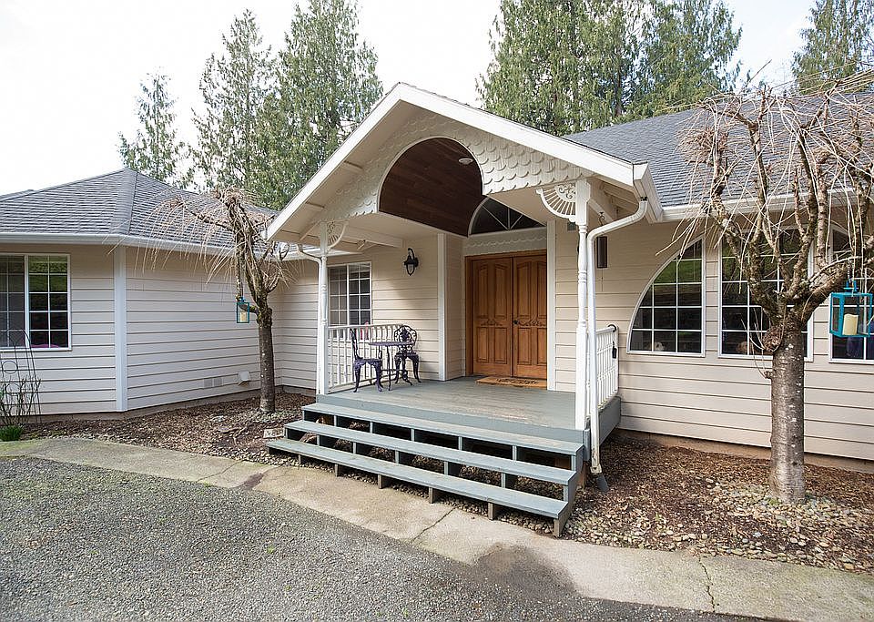 1st image of 23008 NE Schauer Dr