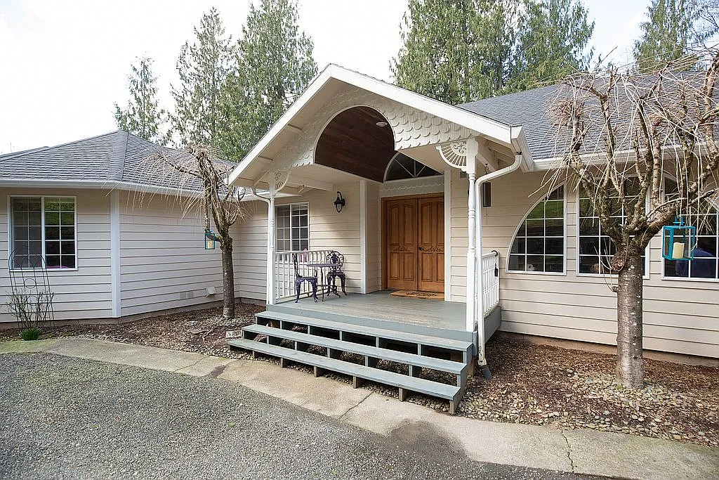23008 NE Schauer Dr photo 1