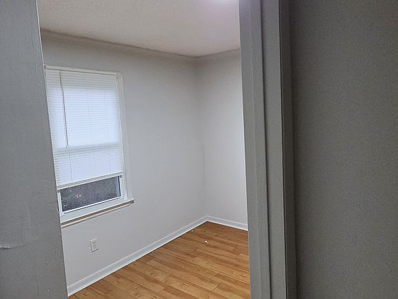 5th image of 1322 Mulberry Ave