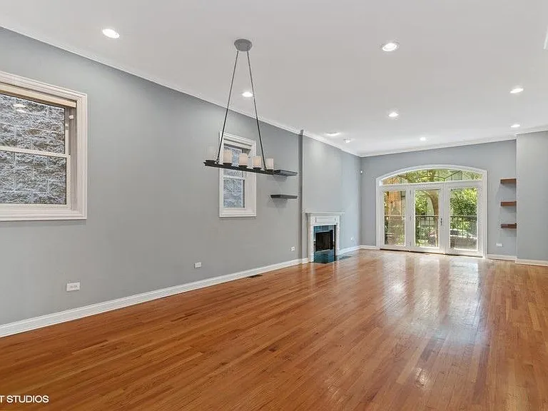 3633 N Wilton Ave #1 — Photo 3
