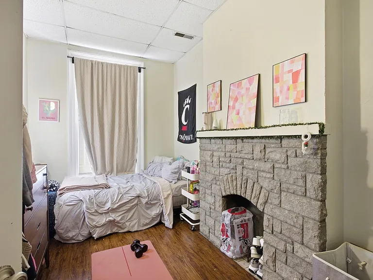 122 E University Ave — Photo 9