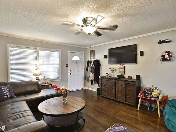 4th image of 2333 S 27th St