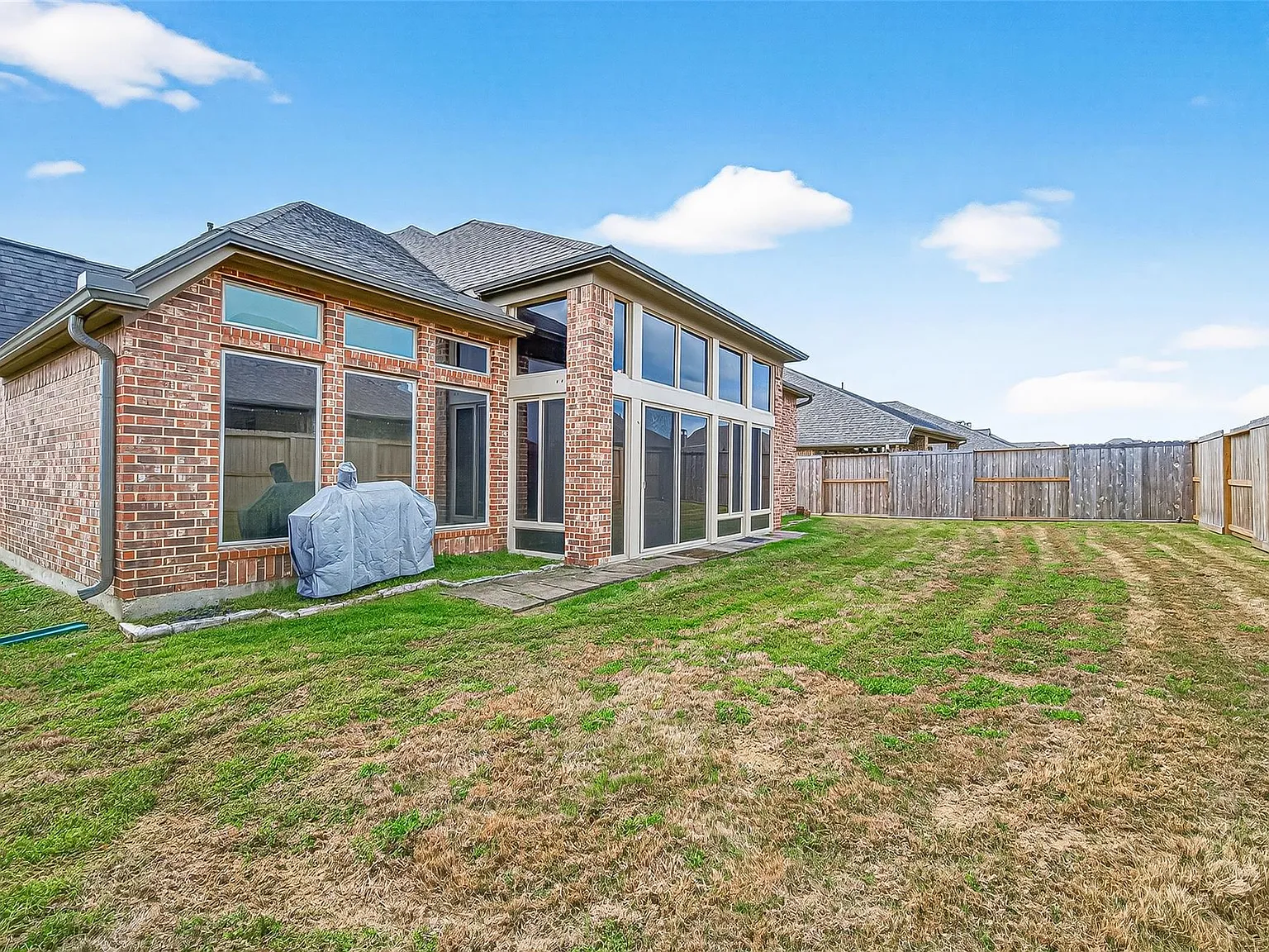 4 bed, 3.0 bath, 3264 sqft, $3,800 — Photo 4