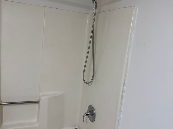 5th image of 937 Burlwood St