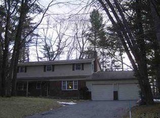 17 Mountain Laurel Dr, Clifton Park, NY 12065