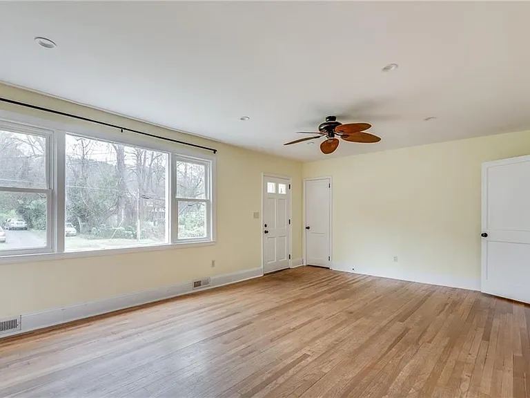 1287 Eastland Rd — Photo 10