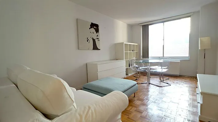 Rented by Level Group | media 14