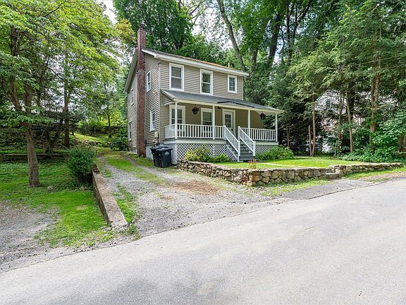 2nd image of 2 Congdon Ln