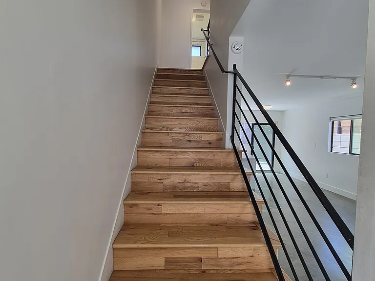 4418 Burns Ave #1/2 — Photo 9