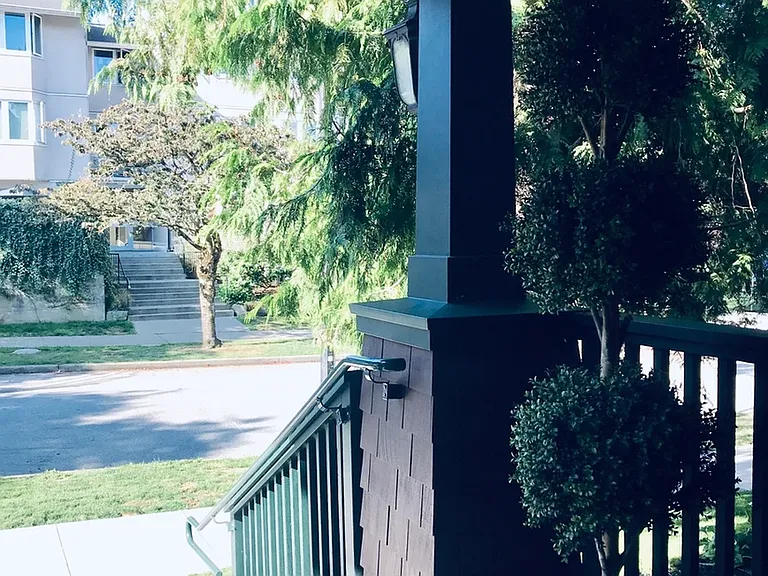 1539 Comox St #32 — Photo 2