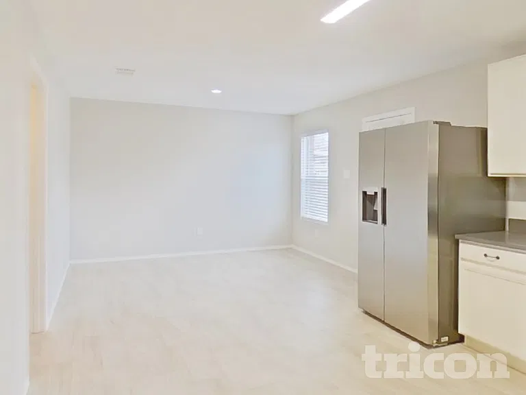 1221 Dianthus Dr — Photo 4