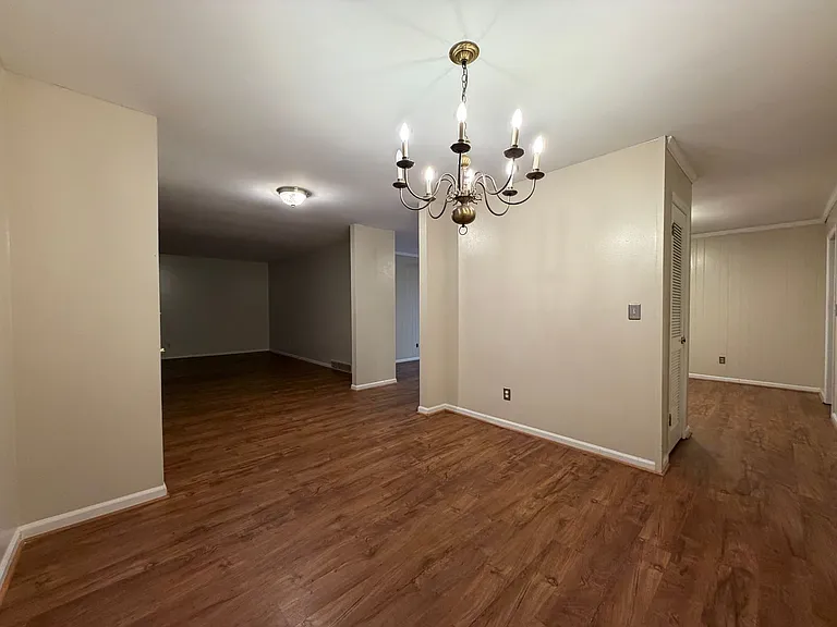 19 Briarcliff Rd SE — Photo 2