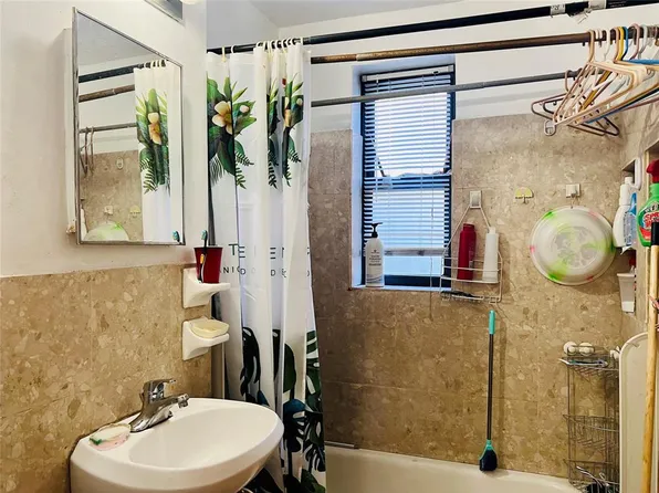 105-20 66th Avenue image 7 of 14