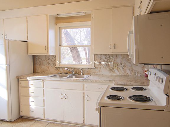 4 Kitchen_11192019