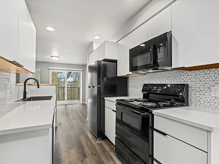 06-Meridian Green Townhomes 4-3--7