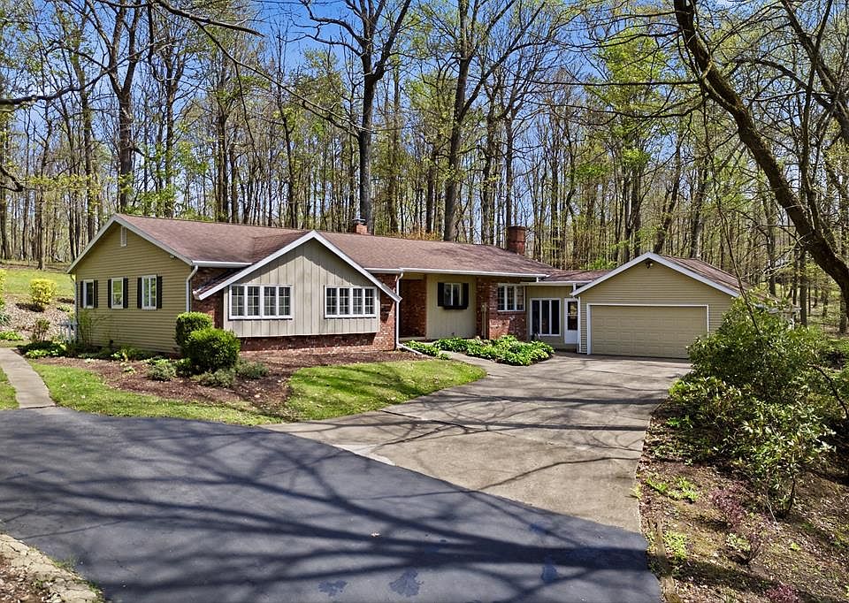 1st image of 219 E Kochheiser Rd