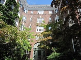 1572 Massachusetts Ave APT 4, Cambridge, MA 02138