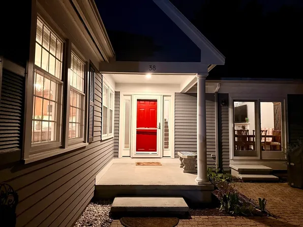 38 Mitchell Grant Way #38, Bedford, MA 01730