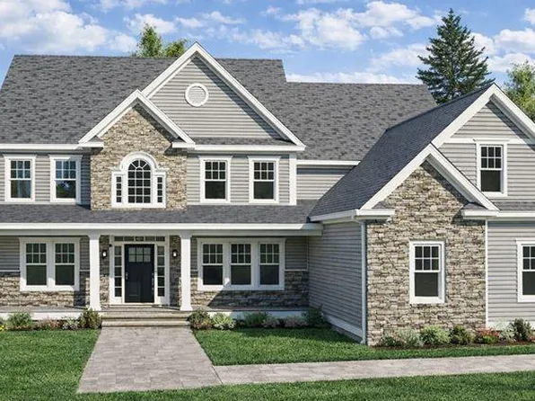 77 Lantern Hill Dr, Cranston, RI 02921