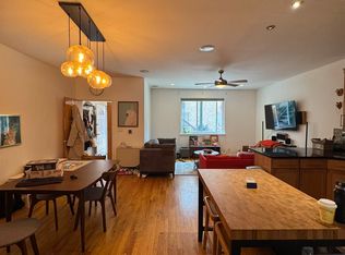 963 Kent Ave #1B, Brooklyn, NY 11205