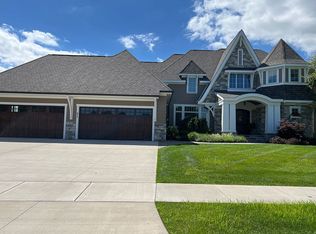 21 E Grove Ct, Freeland, MI 48623