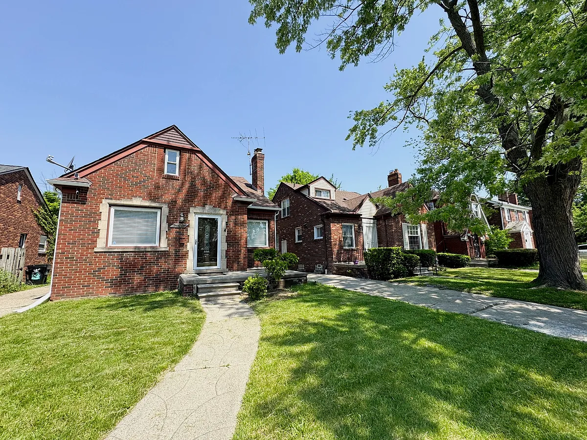 Building Photo - 16927 Chandler Park Dr #3
