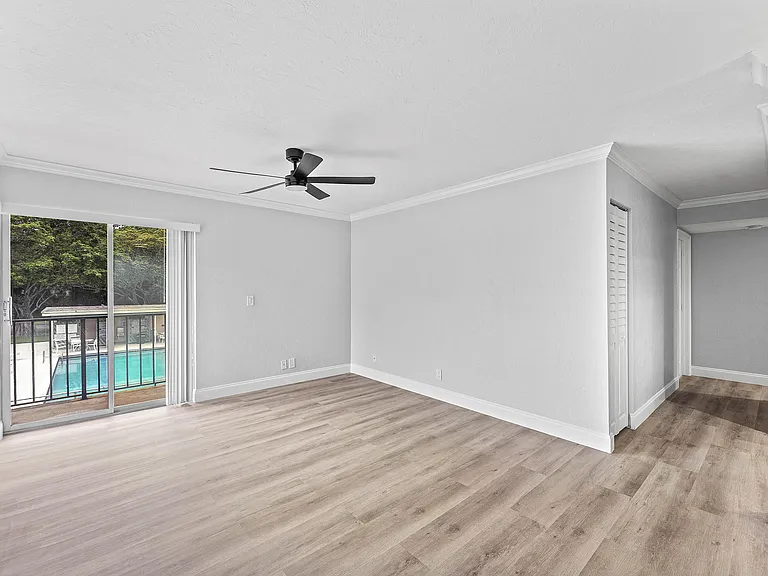 1866 Fairview Villas Dr #3 — Photo 7