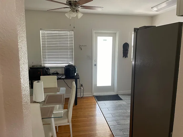 1407 Sunset Dr #D — Photo 10