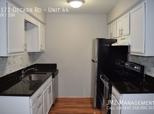 2171 Decker Rd APT 44, Walled Lake, MI 48390
