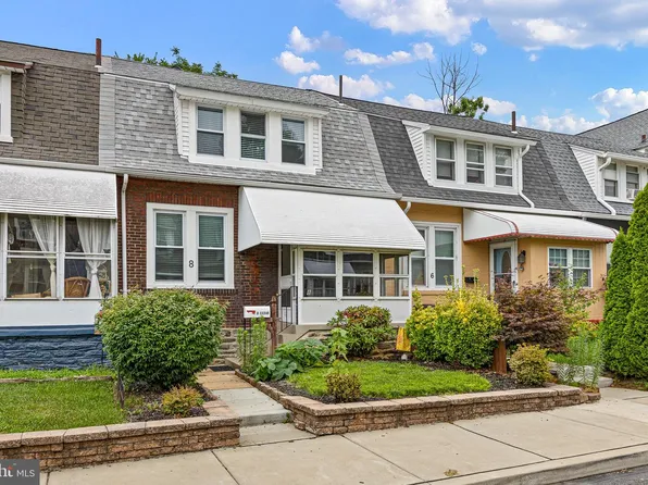 8 Cedar St, Marcus Hook, PA 19061