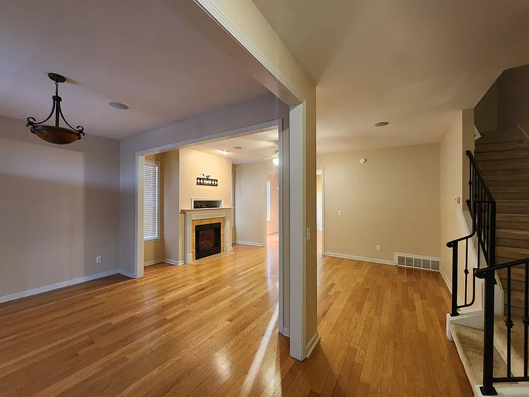 1459 Down River Dr — Photo 8