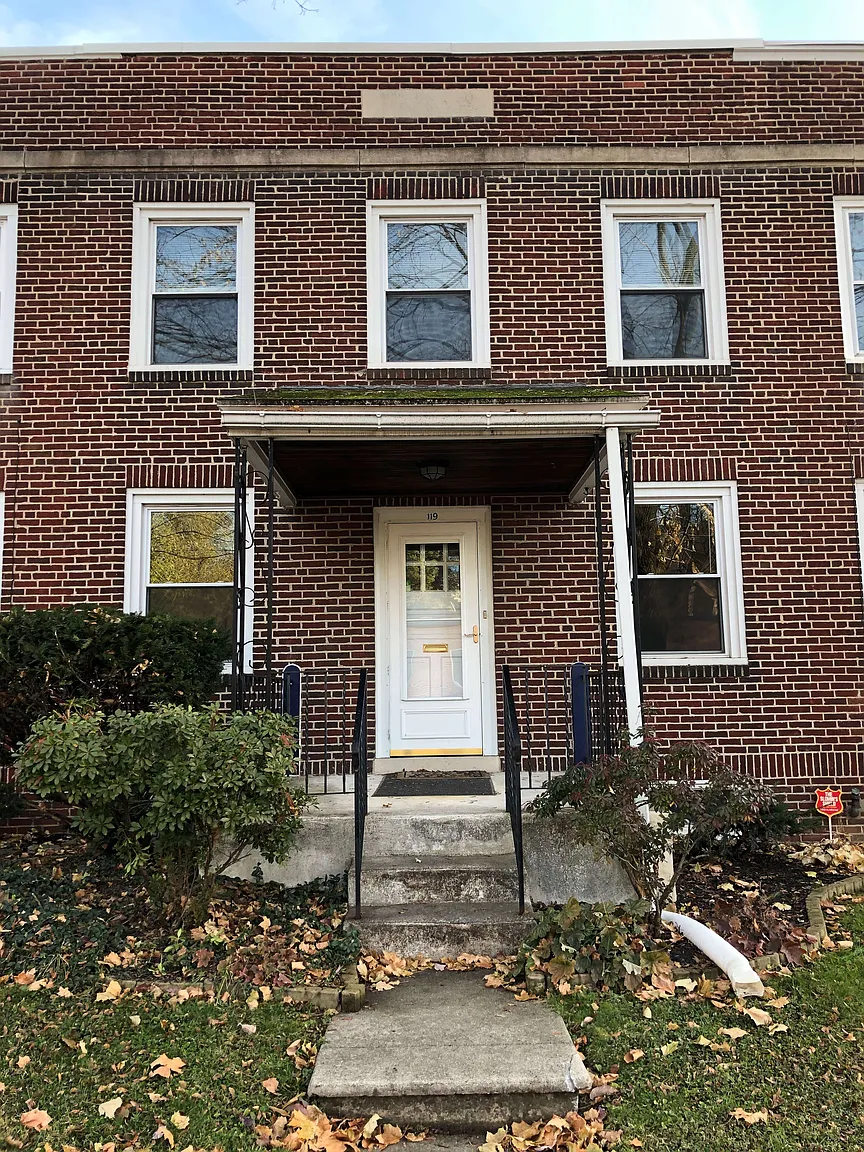 119 Olive St photo 1