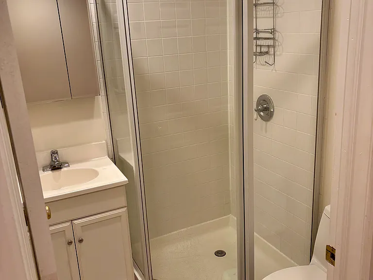 6658 W Devon Ave #1E — Photo 9