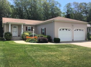 42 Indian Hill Rd, Uncasville, CT 06382