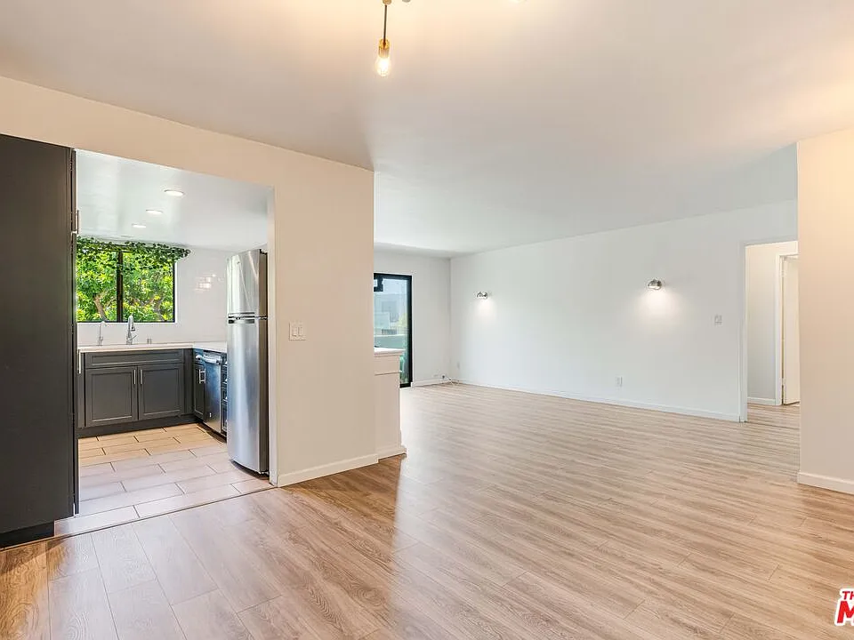 5000 S Centinela Ave #344