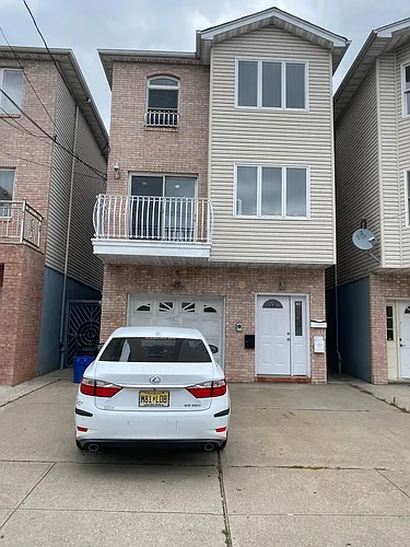 246 South St Photo 1