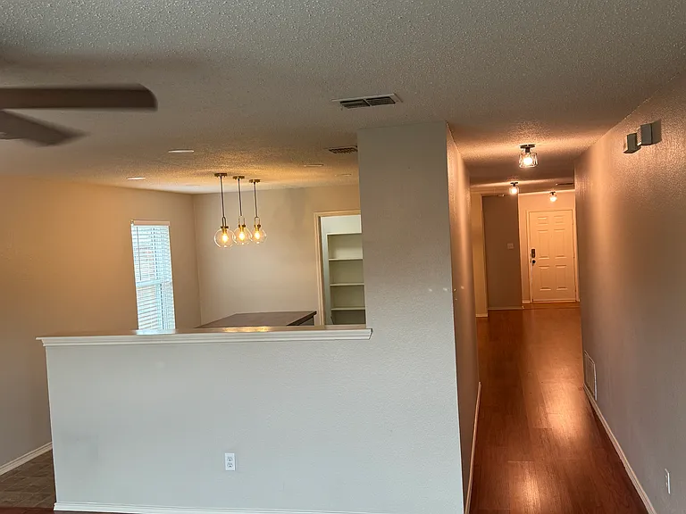 2705 Melanie Dr — Photo 5