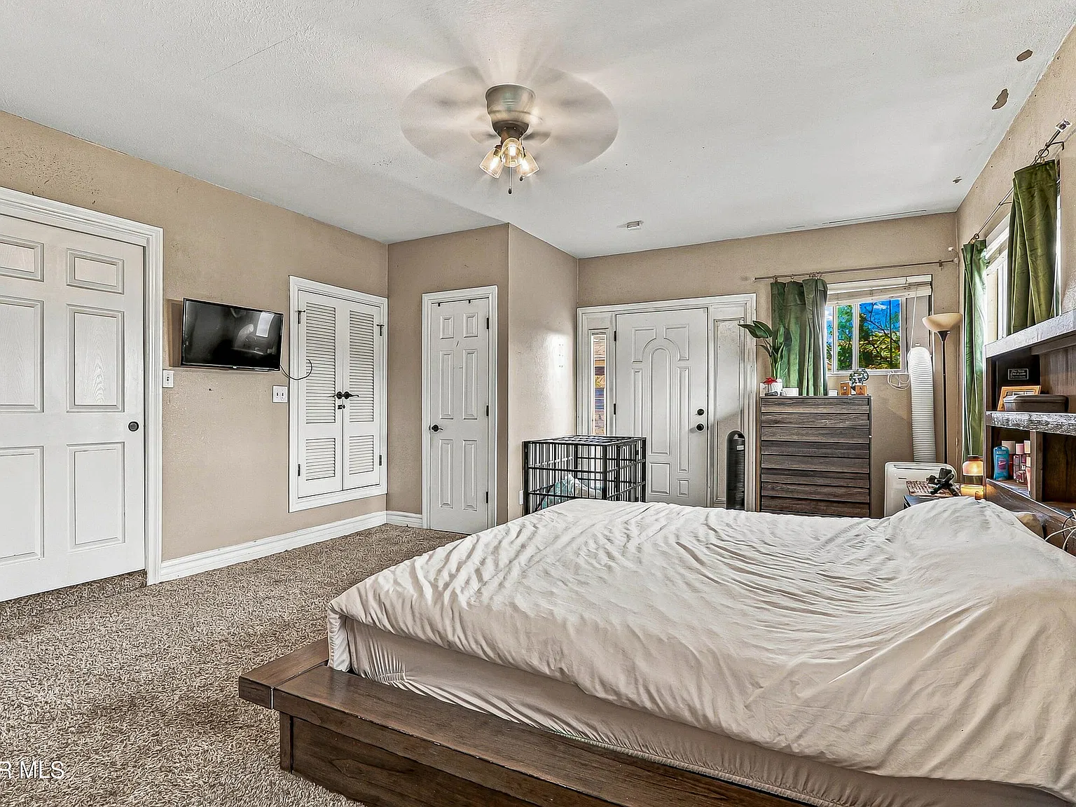 3 bed, 2.5 bath, 1986 sqft, $2,000 — Photo 4