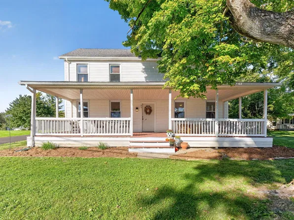 93 Main St, Unionville Center, OH 43077