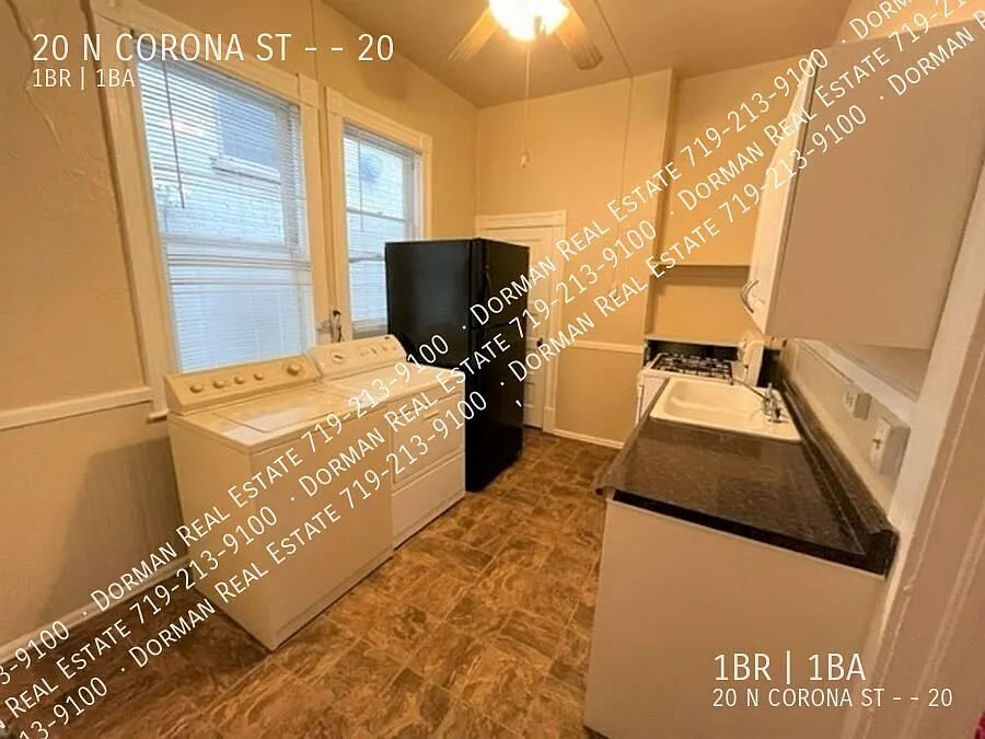 Cozy Downtown Home — Photo 2