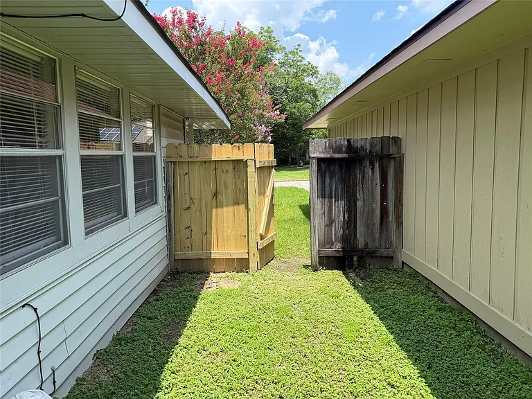 23423 Tree House Ln — Photo 19
