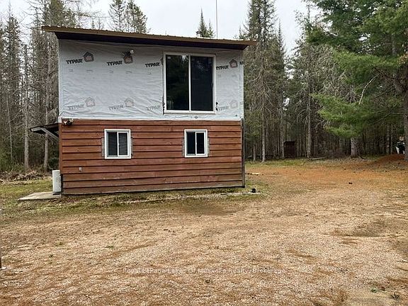 3rd image of 796 Scarlett Rd