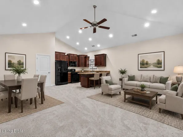 6436 Clover Trace Cir, Louisville, KY 40216