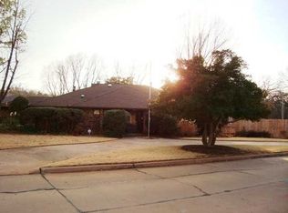 923 Mockingbird Dr, Guthrie, OK 73044