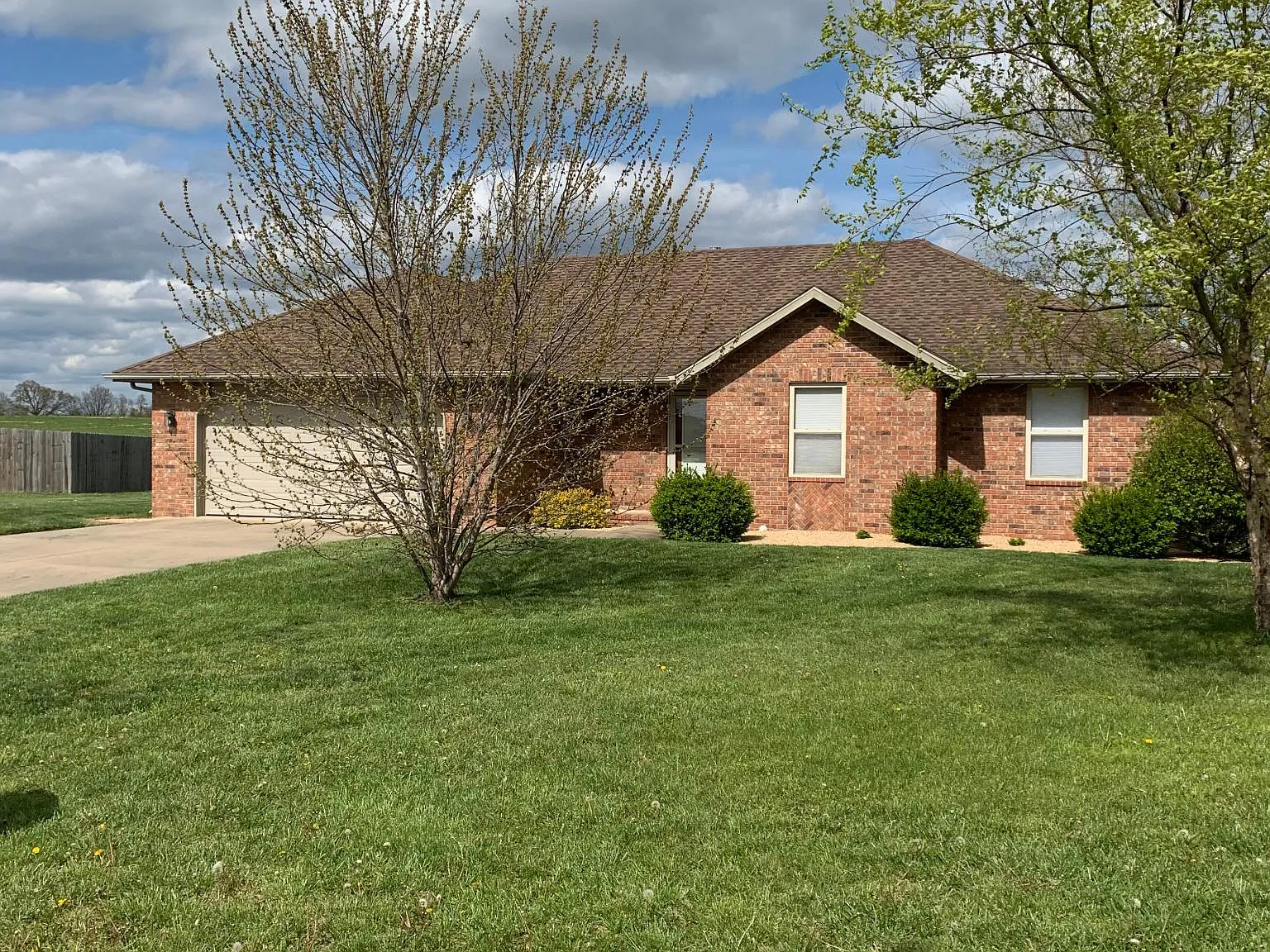 3 bed, 1460 sqft, $1,595 — Photo 1