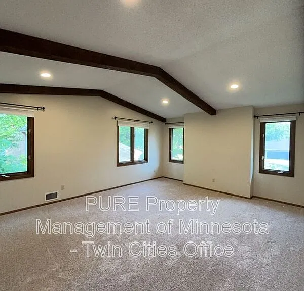 7420 Hyde Park Cir — Photo 16