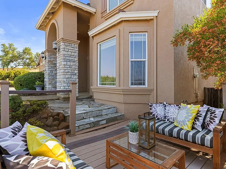 4066 Plateau Cir — Photo 12