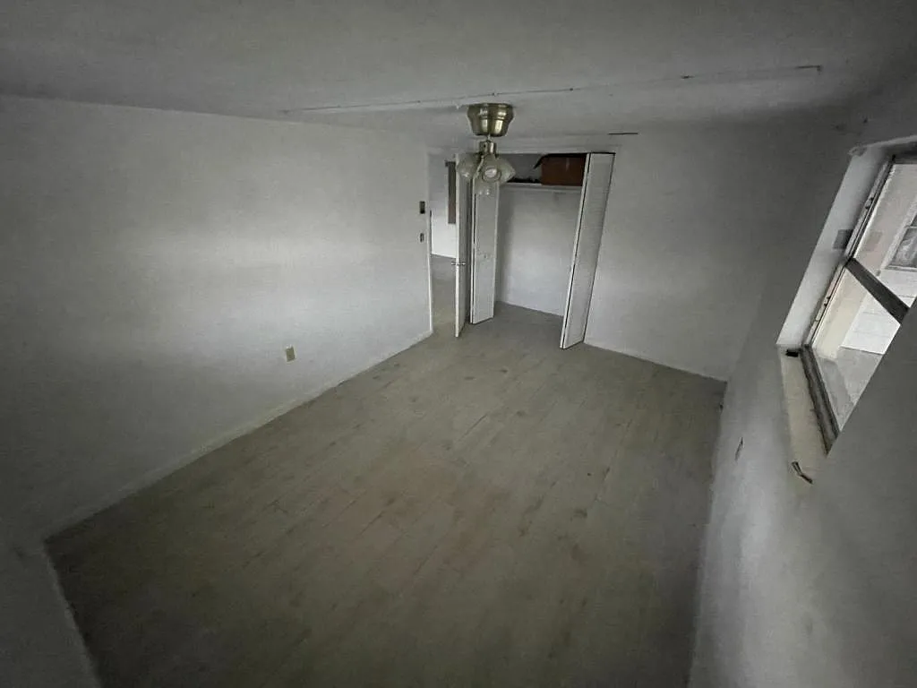 13 Regina Blvd — Photo 4